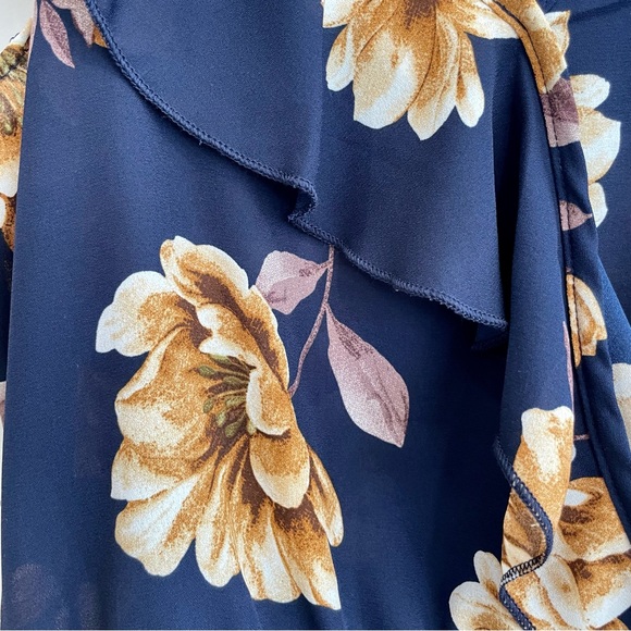 Off the Shoulder Floral Crop Top (S) - Picture 4 of 5